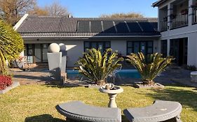 2 Op Terblanche Guesthouse